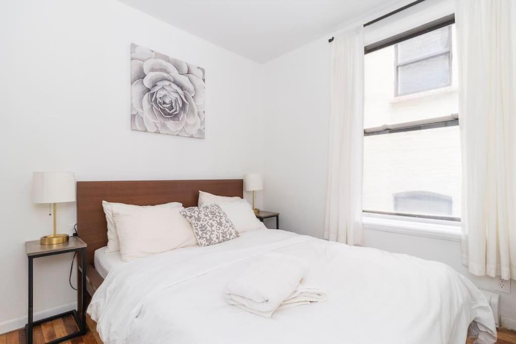 2Bed Bliss By Central Park North Нью-Йорк Экстерьер фото
